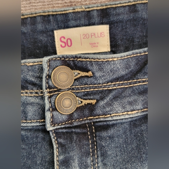 Women's Sz 20 SO Brand Embroidered Blue Jeans PLUS SIZE Y2K Cottagecore NICE - Picture 9 of 9